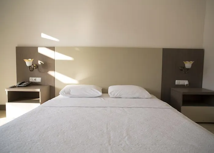 Genc Ξενοδοχείο